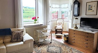 Wohnzimmer mit Erker und Aussicht