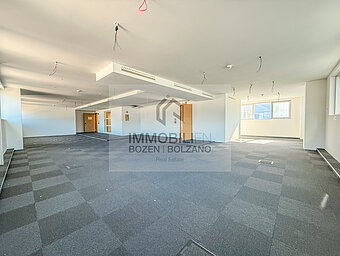 Büro 1 182 m² (23)