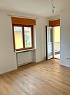 Wohnbereich mit Zugang Balkon