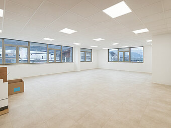 Andrian Center: Ampio ufficio, piano secondo - Foto 1