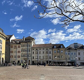 Piazza Walther: Ampio appartamento con terrazza e contratto di locazione in essere - Foto 1