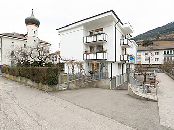 Appartamento di cinque locali in posizione centrale con tre balconi - Foto 1