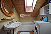 AUR1543 Bathroom 4b web