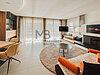 Wohn- Essbereich mit Holzofen, Balkon und Terrasse - zona cucina e living open space con stufa a legna, balcone e terrazza
