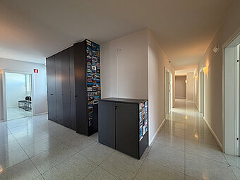 Ampio ufficio al terzo piano: 260 mq con ottimo arredamento - Foto 1