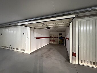 Ampio box garage nel centro – con portone motorizzato - Foto 1
