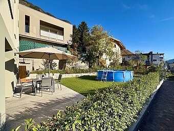 Sanierte Terrassenwohnung im Erdgeschoss mit Privatgarten gerendert - appartamento ristrutturato al piano terra con terrazzo e rendering del giardino privato