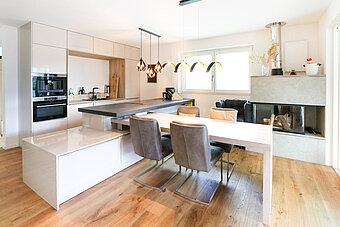 Eat-in kitchen