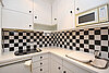 24 AUR1571 Kitchen web