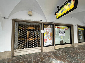 Bellissimo negozio in ottima posizione - Foto 1