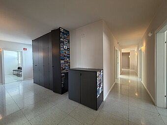 Ampio ufficio al terzo piano: 260 mq con ottimo arredamento - Foto 1