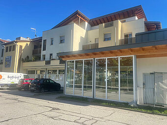 Magazzino / Locale commerciale con parcheggi - Foto 1