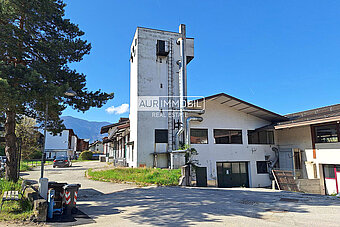 1 AUR1577 Lot View web