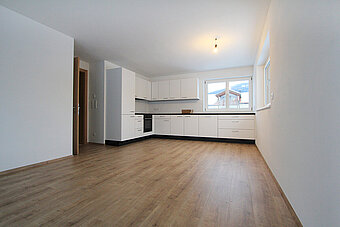 Wohnzimmer mit Kochnische