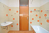 24 AUR1580 Bathroom web