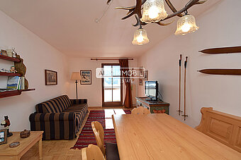 1 AUR1560 Living web