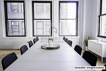 chairs-2181916_1280