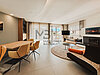 Wohn- Essbereich mit Holzofen, Balkon und Terrasse - zona cucina e living open space con stufa a legna, balcone e terrazza