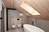 20 AUR1649 TopFloor Bathroom 3 web