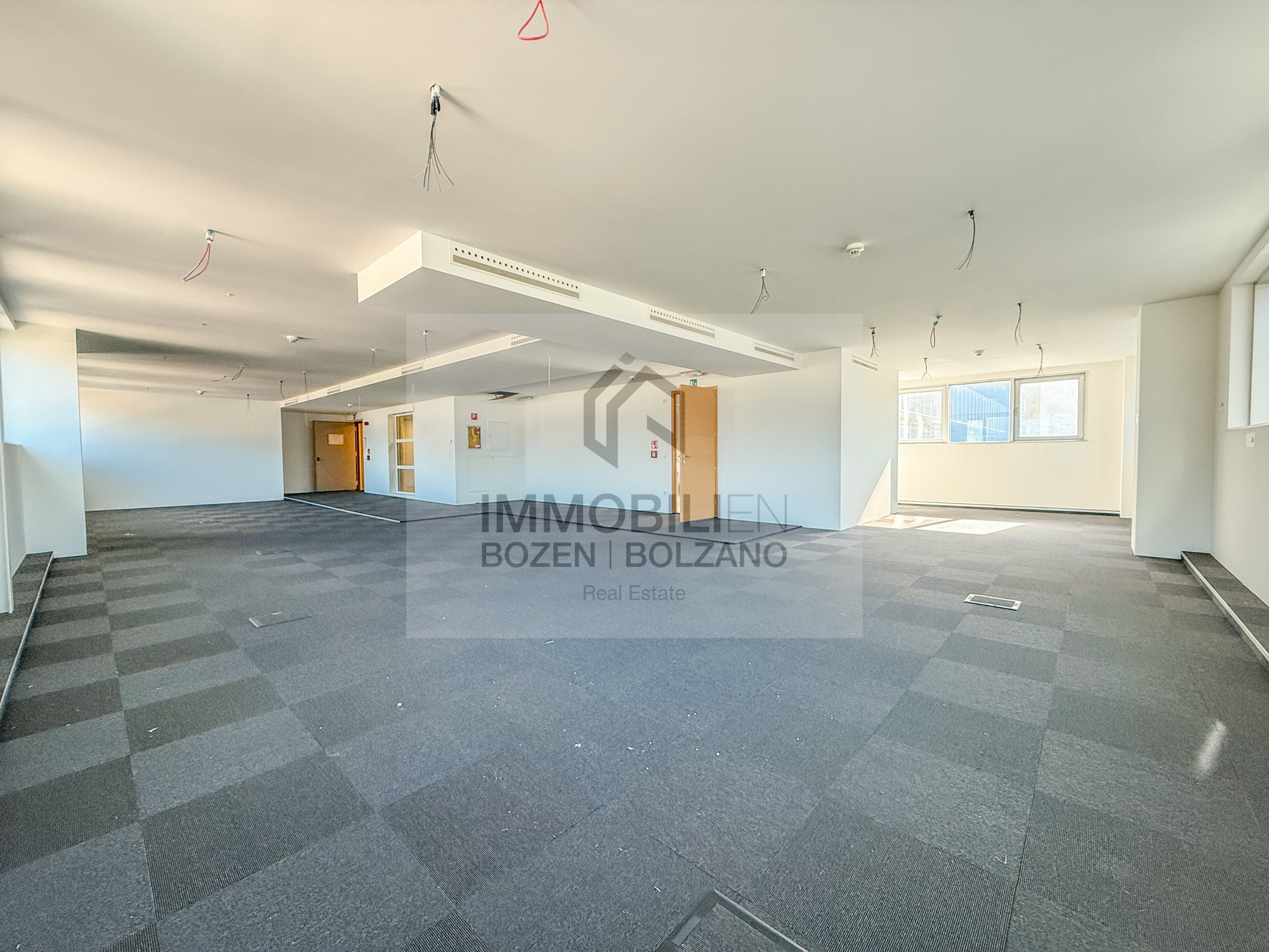 Büro 1 182 m² (23)