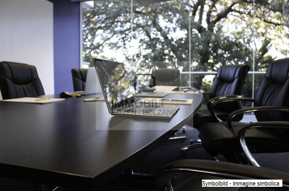 office-1516329_960_720