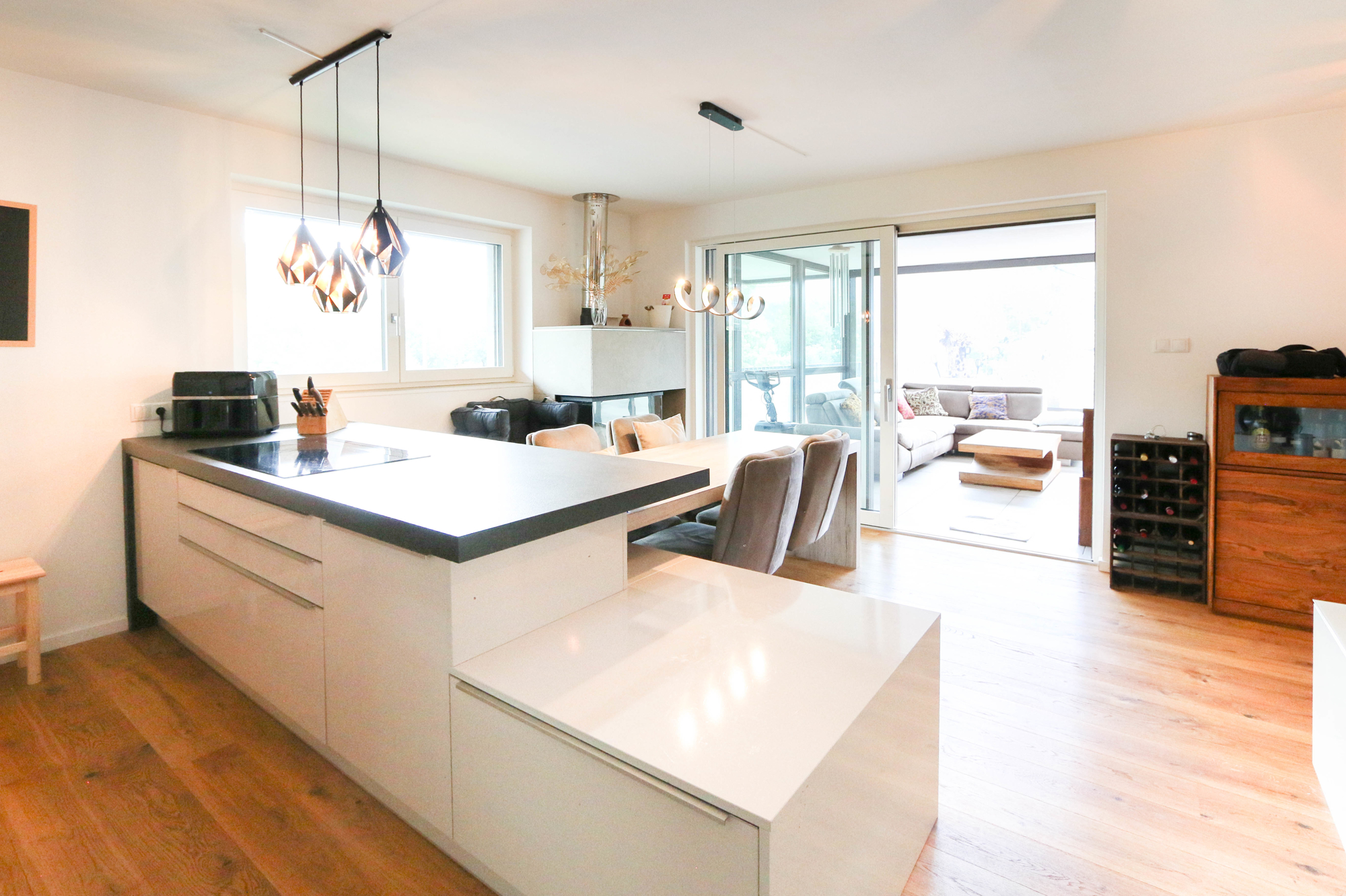 Eat-in kitchen