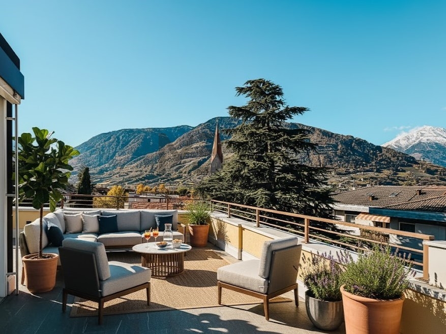 Panoramaterrasse mit gernedertem Einrichtungsvorschlag - terrazza panoramica con proposta di arredamento virtuale (zur Veranschaulichung - a scopo illustrativo)