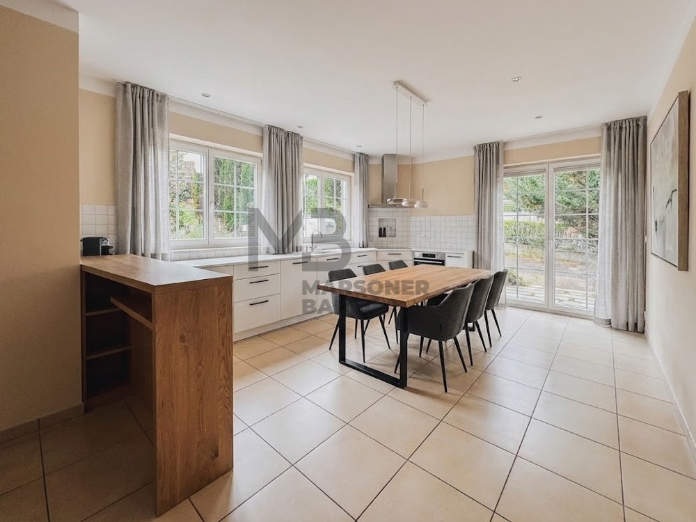 Foto mit Einrichtungsvorschlag Wohnküche - foto con proposta di arredamento cucina abitabile