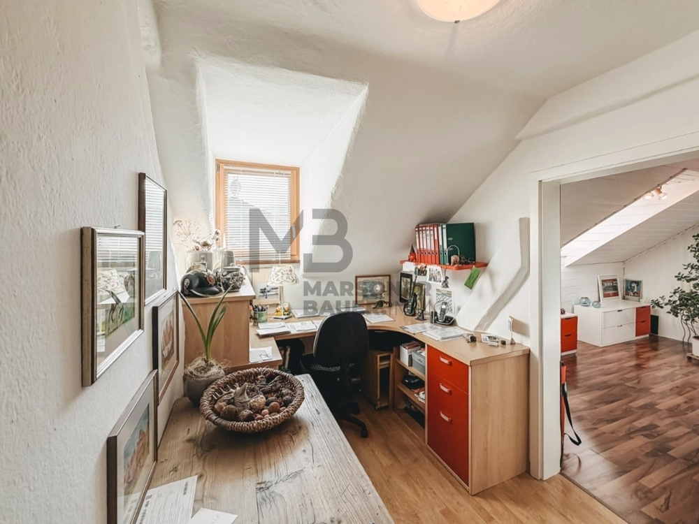 Gang mit Arbeitsbereich - corridoio con angolo studio