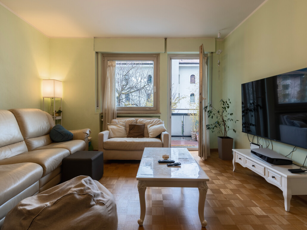 Appartamento di cinque locali in posizione centrale con tre balconi - Foto 2