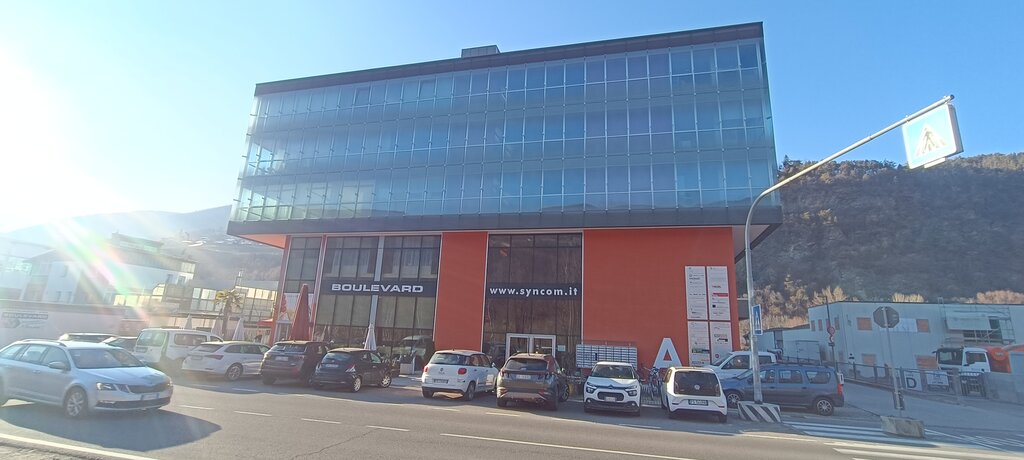 Ampio ufficio ben tenuto al terzo piano - Foto 1