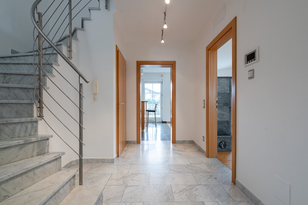 Splendida villetta a schiera con giardino privato in posizione panoramica - Foto 3