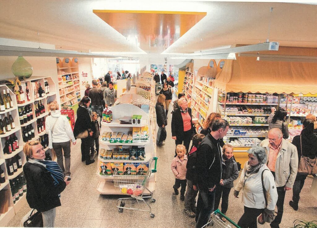 Ampio negozio in posizione centrale, piano terra - Foto 2