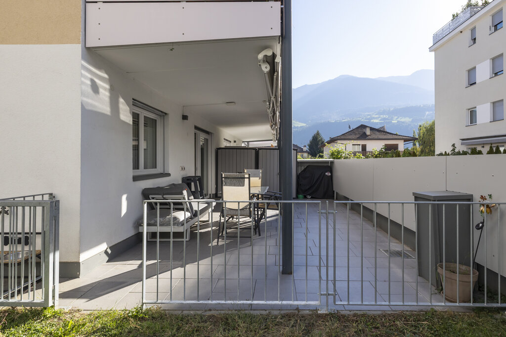 Trilocale seminuovo con giardino privato in posizione centrale - Foto 3
