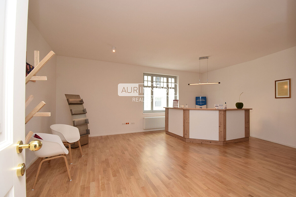 7 AF147-A2 Entrance web