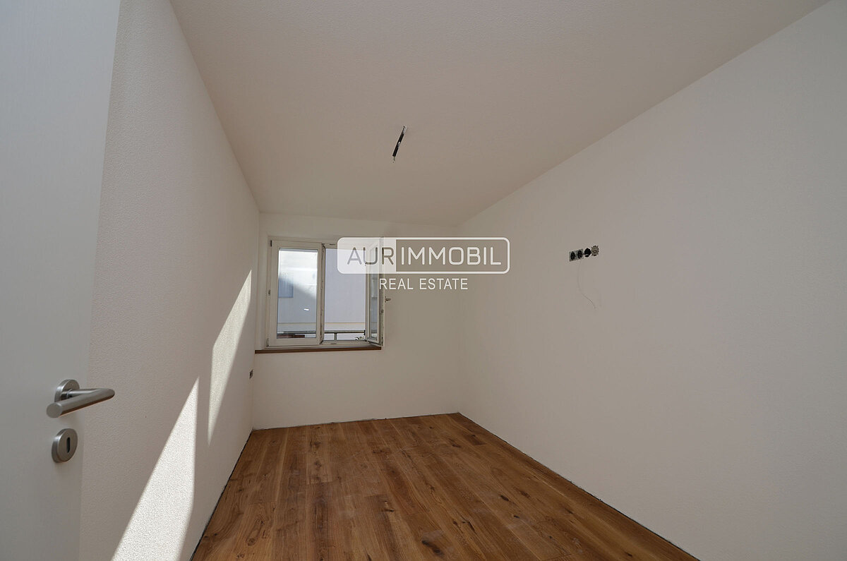 5 AUR1595 Bedroom 2 web