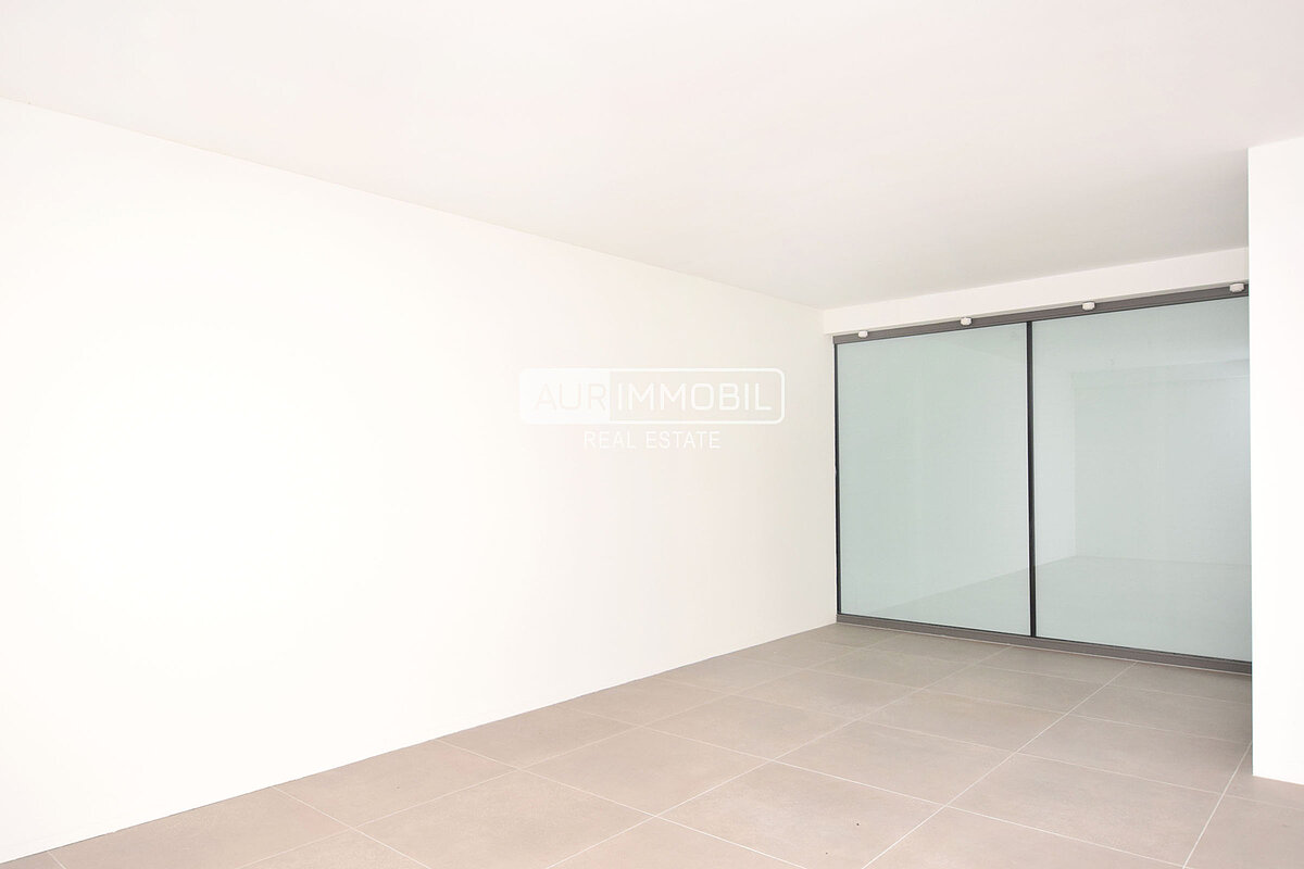 2 AUR11610 Store web