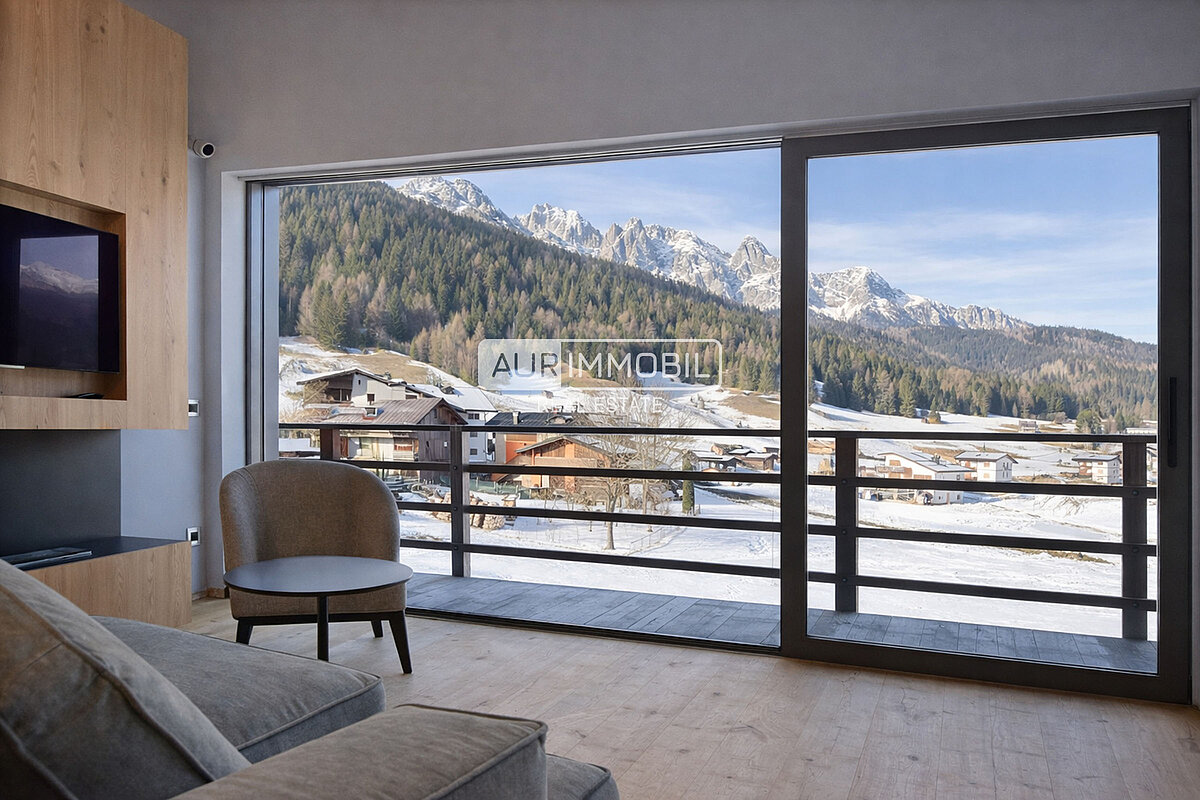 1 AUR1606 Living web