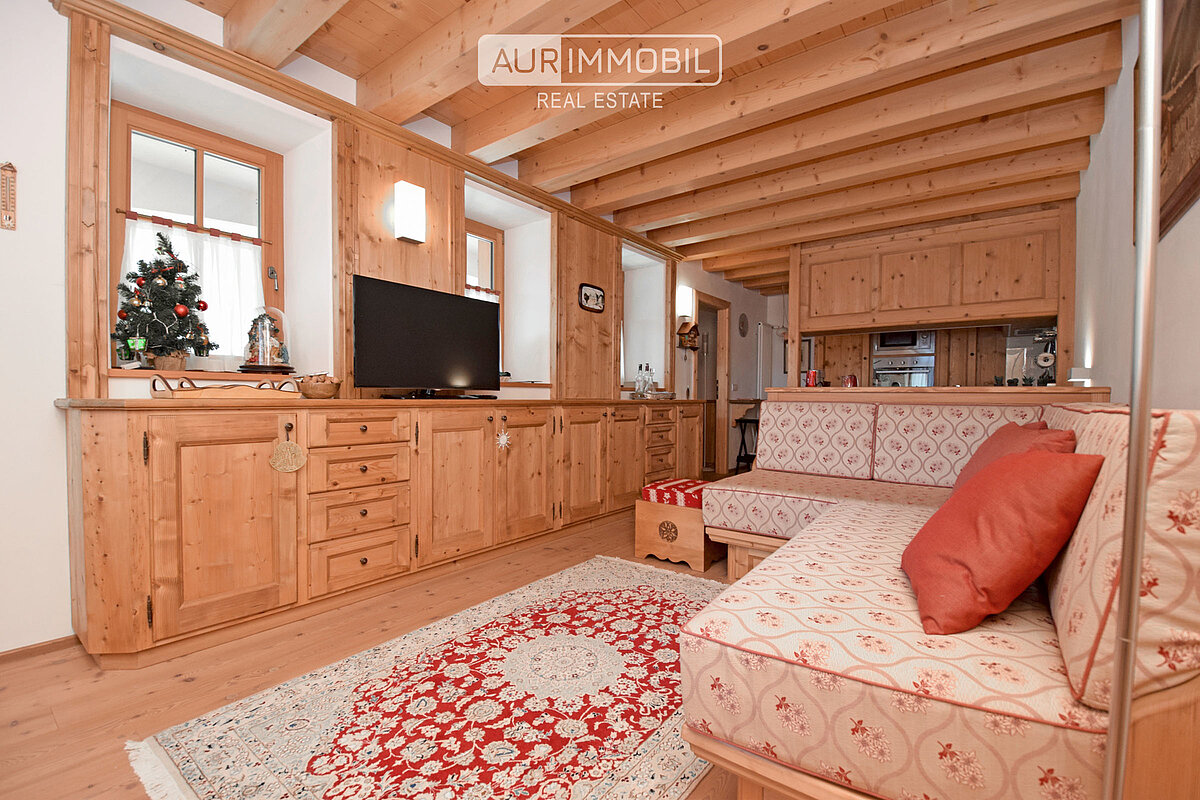 9 AUR1436 Living web