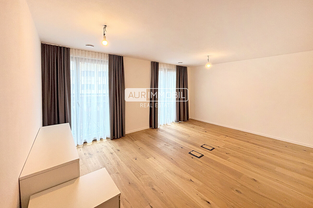 2 AUR1479-10 Living web