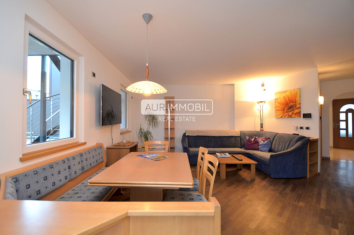 3 AUR1615-1 Ground floor - living web