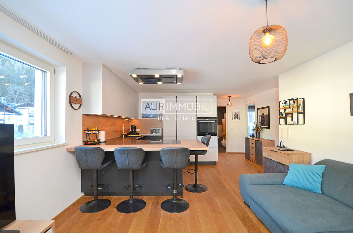 2 AUR1617 Living web