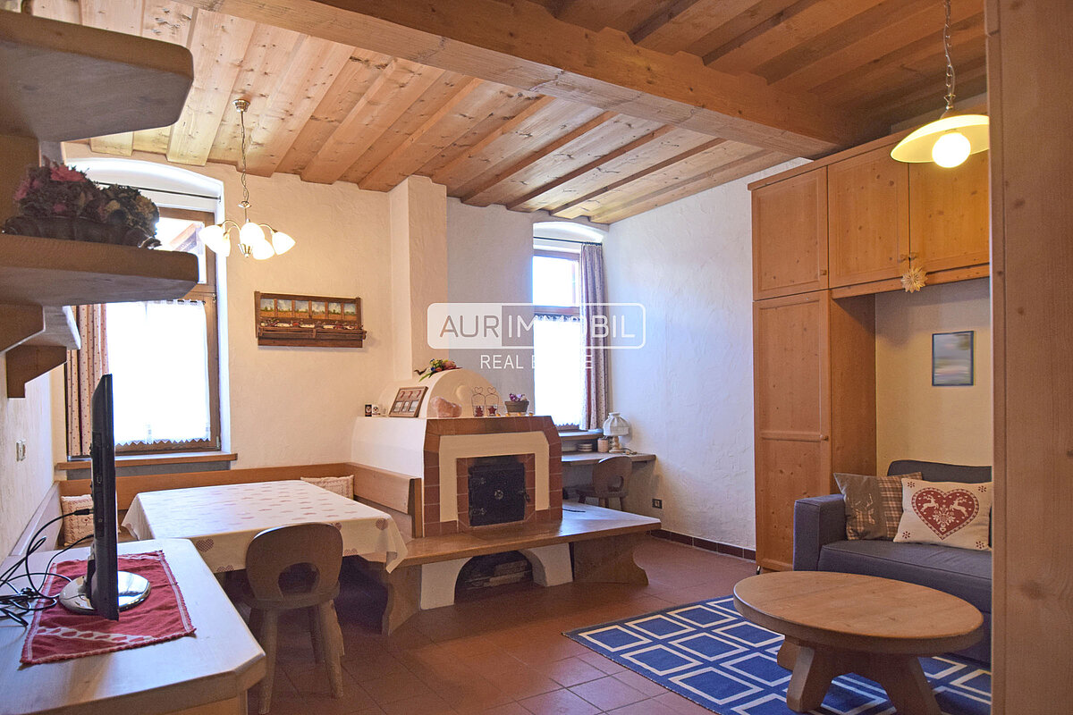 2 AUR1616 Living web