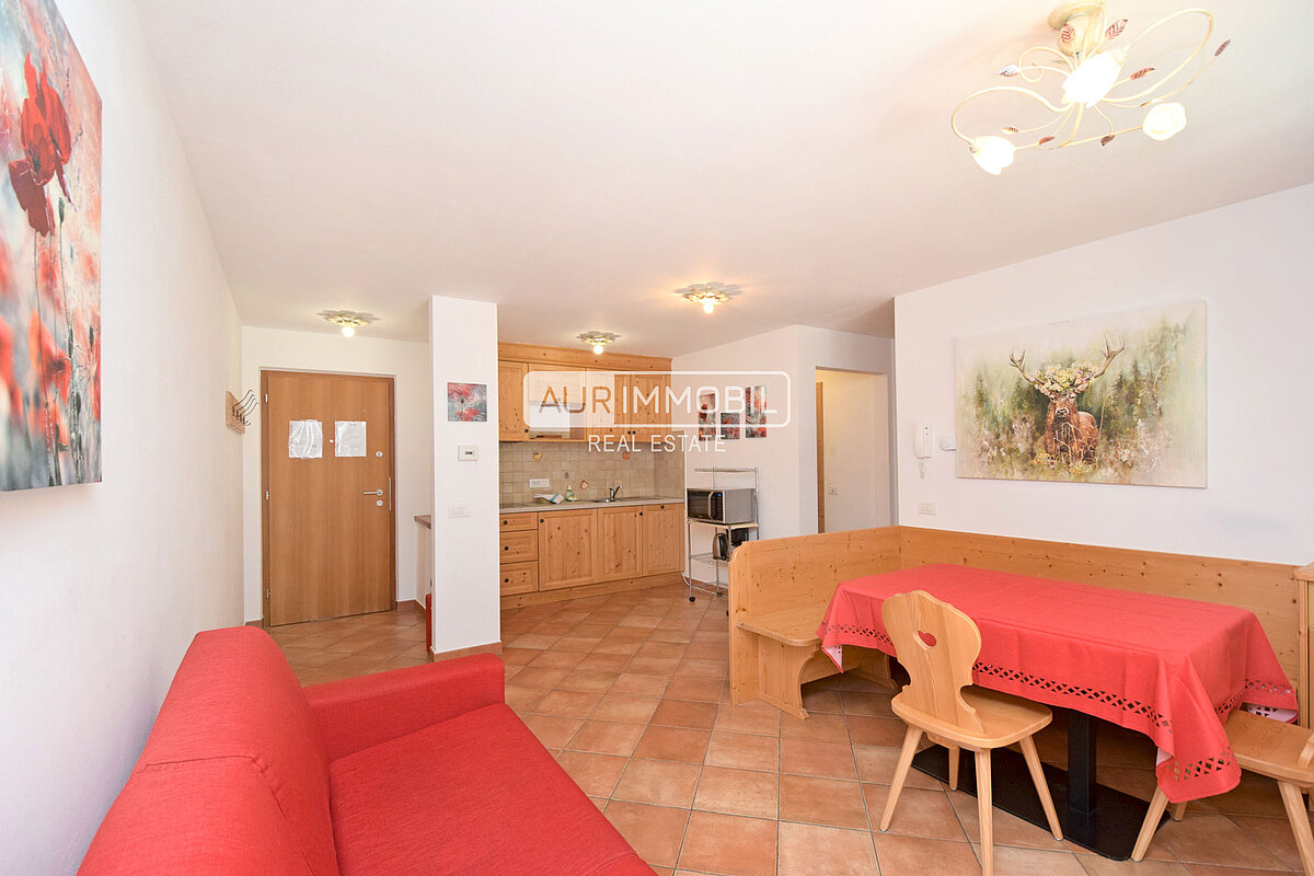 1 AUR1597 Kitchen web