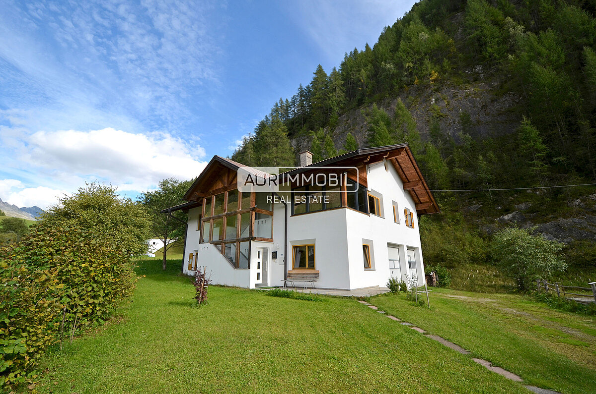 1 AUR1622 Lot View Summer web