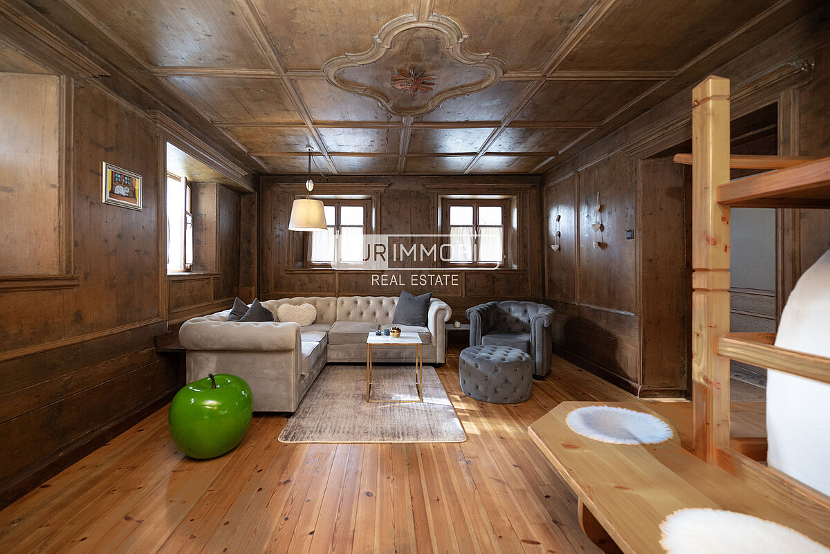 1 AUR1626 Living web