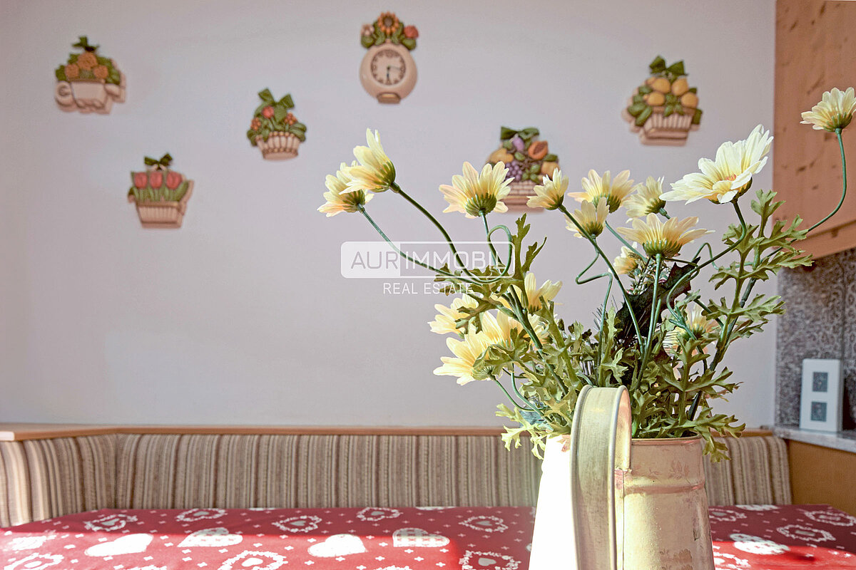 3 AUR1628 Living Detail web