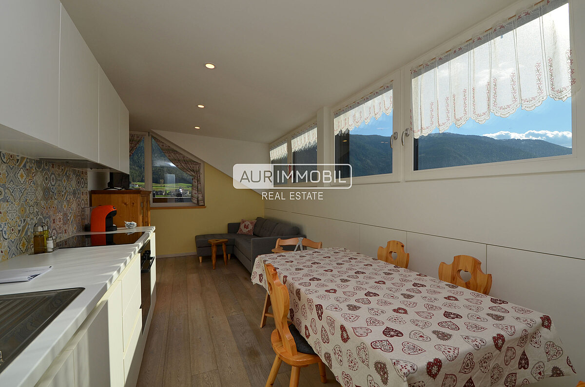 5 AUR1601 Kitchen web