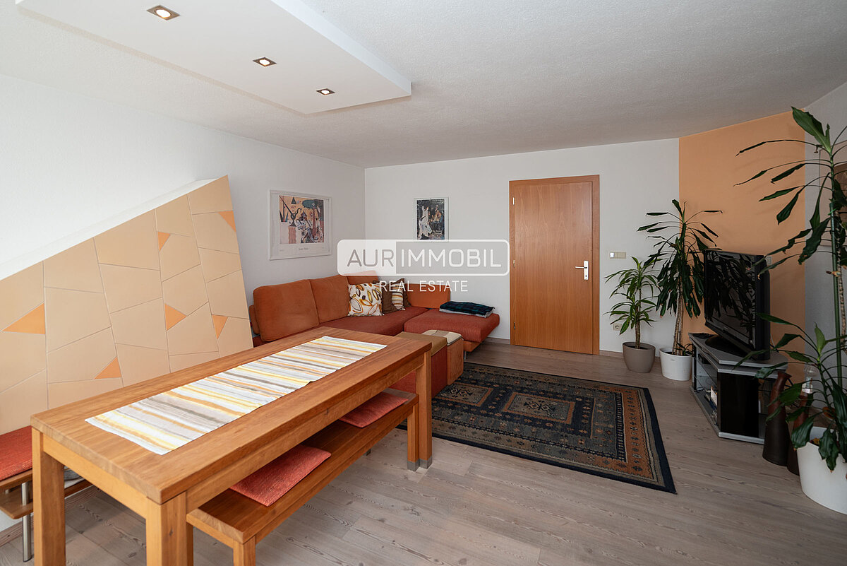 4 AUR1627 Ground floor, Living web