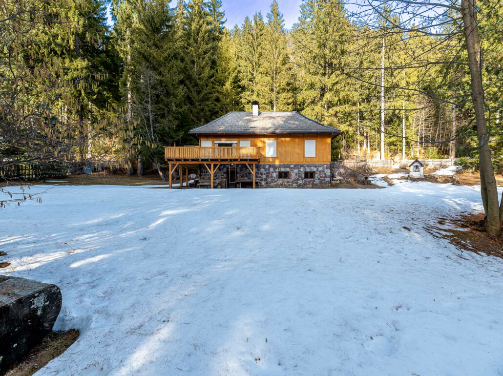 Rarità immersa tra prati e boschi – Chalet esclusivo ad Avelengo con ampio terreno privato - Foto 2